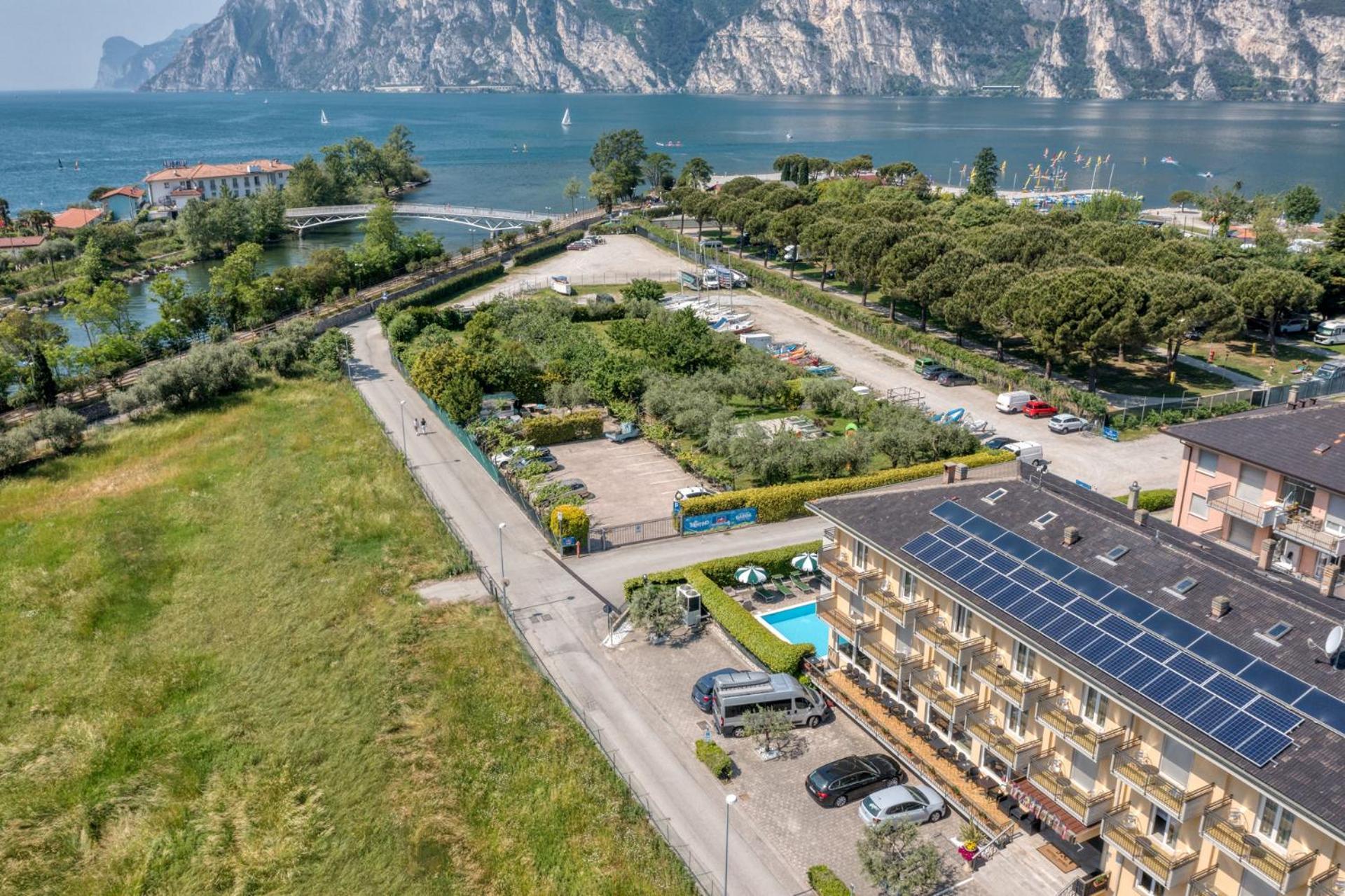 Hotel Roma Torbole Sul Garda Exterior foto